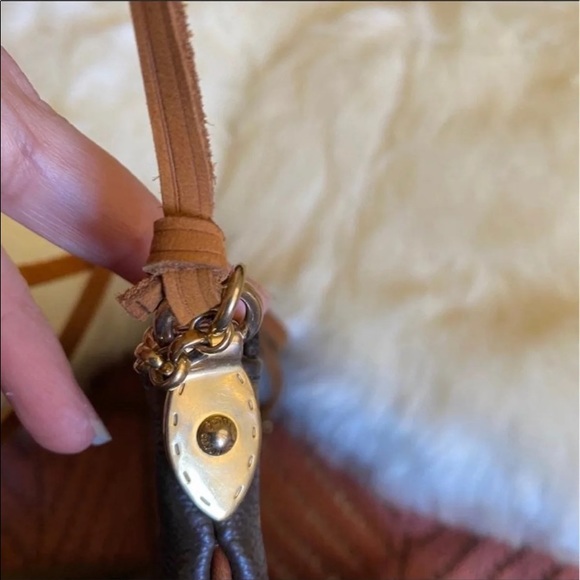 Sold/Authentic Louis Vuitton milla MM bag❤️❤️ - Picture 13 of 15